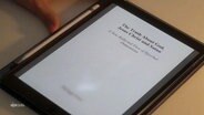 Das Buch des Hamburger Attentäters ist auf einem iPad zu sehen. © Screenshot 
