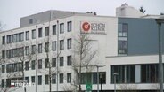 Ein Gebäude der Schön Klinik in Bad Bramstedt. © Screenshot 