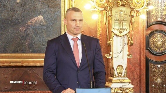 Kiews Bürgermeister, Vitali Klitschko, spricht im Hamburger Rathaus bei einer Rede. © Screenshot 