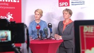 Ministerpräsidentin Manuela Schwesig erklärt, was mit den Mehreinnahmen geschehen soll. © Screenshot 