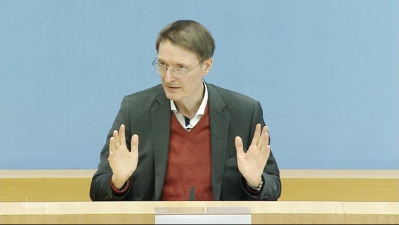 Bundesgesundheitsminister Karl Lautertbach (SPD) bei einer Bundespressekonferenz. © Screenshot 