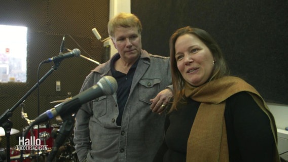 Der Sänger und Songwriter Mark Armstrong und Sängerin Kali Armstrong. © Screenshot 