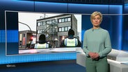 Susanne Stichler moderirt NDR Info 21:45. © Screenshot 
