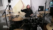 Niklas Kahl an seinem Schlagzeug. © Screenshot 