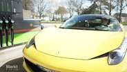 Ein gelbes Auto der Marke Ferrari © Screenshot 
