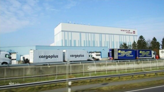Ein Möbelhaus der Firma Steinhoff. © Screenshot 