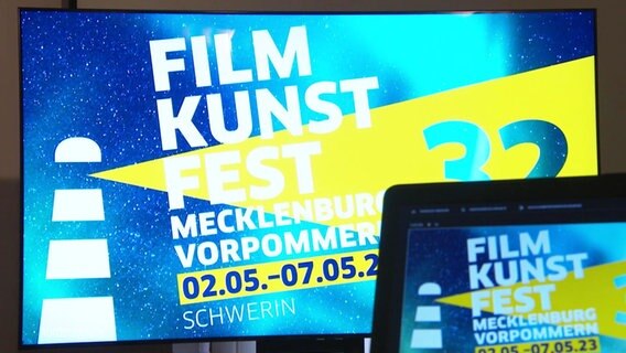 Das Logo eines Filmkunstfestes auf einem Bildschirm abgebildet © Screenshot 