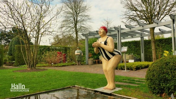 Nicht nur pflanzliche Skulpturen sind im Park der Gärten in Bad Zwischenahn zu bestaunen. © Screenshot 