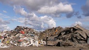 Eine ehemalige, illegale Mülldeponie in Güstrow. © Screenshot 