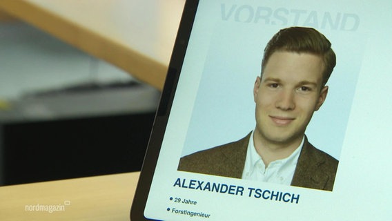 Ein Bild von Junge Alternative Mitglied Alexander Tschich auf einem Bildschirm. © Screenshot 