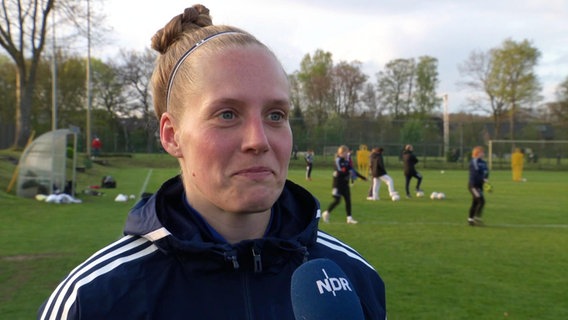 HSV-Kapitänin Sarah Stöckmann im Interview. © Screenshot 