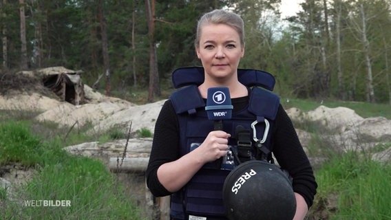 Eine Reporterin berichtet aus der Ukraine. © Screenshot 