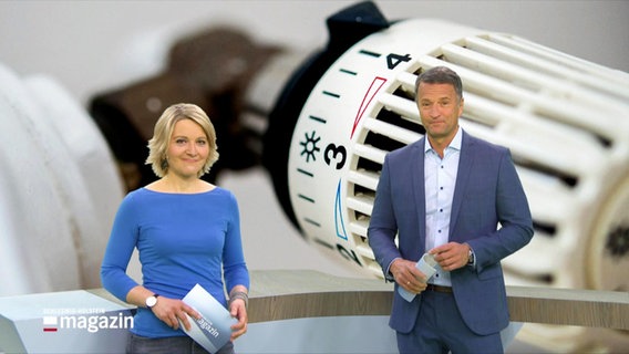 Marie-Luise Bram und Gerrit Derkowski moderieren das Schleswig-Holstein Magazin um 19:30 Uhr. © Screenshot 