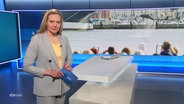 Juliane Möcklinghoff moderiert NDR Info © Screenshot 