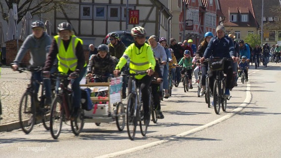 Eine Fahrraddemo in Wismar. © Screenshot 