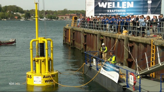 Der Prototyp eines Wellenkraftwerks wird in Kiel vorgestellt. © Screenshot 