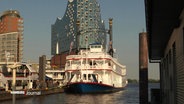 Das Schiff Mississippi Queen liegt in Hamburg vor Anker. © Screenshot 