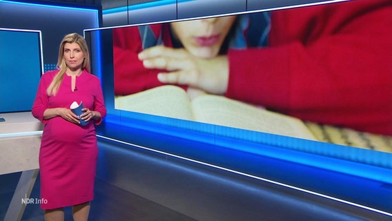 Moderatorin Bibiana Barth im Studio © Screenshot 