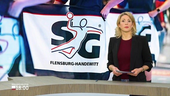 Moderatorin Eva Diederich im Studio © Screenshot 