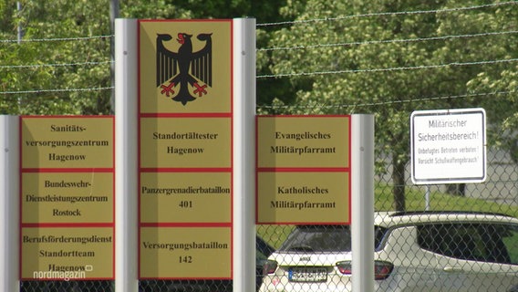 Schilder am Bundeswehr-Standort in Hagenow © Screenshot 