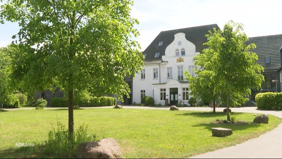 Die "Freie Dorfschule" Lübeck wurde vom Bildungsministerium geschlossen. © Screenshot 