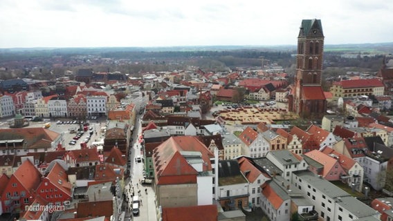 Wismar aus der Luft betrachtet. © Screenshot 