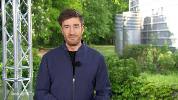 Stefan Leyh moderiert Land und Leute. © Screenshot 