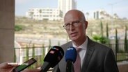 Peter Tschentscher bei einem Interview in Israel. © Screenshot 