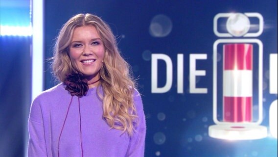 Laura Karasek moderiert die NDR Quizshow. © Screenshot 
