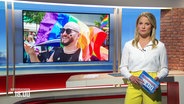 Kathrin Kampmann moderiert einen Beitrag zum Christopher Street Day an. © Screenshot 