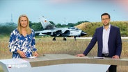 GAbi Lüeße und Christopher Scheffelmeier moderieren das Schleswig-Holstein Magazin um 19:30 Uhr. © Screenshot 