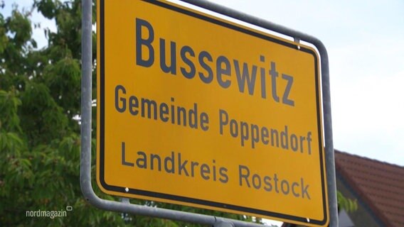 Das Eingangsort des beinahe unbewohnten Dorfes Bussewitz. © Screenshot 