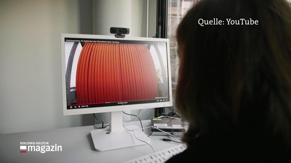 Eine YouTube-Aufnahme zeigt Glasfaserkabel. © Screenshot 