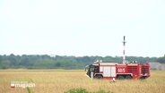 Die Feuerwehr unterstützt die Air-Defender-Mannöver. © Screenshot 