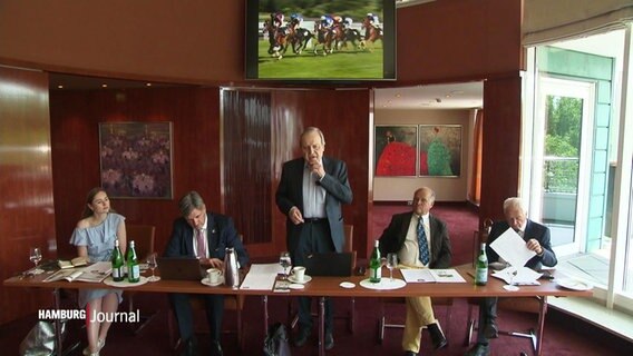 Eine Pressekonferenz zu einem Pferdesport-Event. © Screenshot 