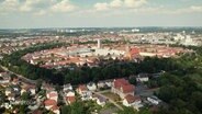 Die Stadt Neubrandenburg von oben fotographiert. © Screenshot 