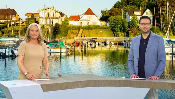 Harriet Heise und Christopher Scheffelmeier moderieren das Schleswig-Holstein Magazin © Screenshot 