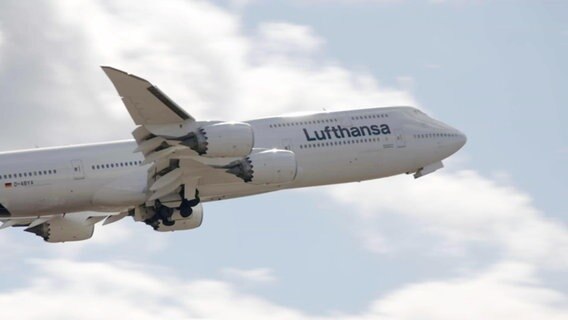 Ein Flugzeug der Lufthansa beim Start. © Screenshot 