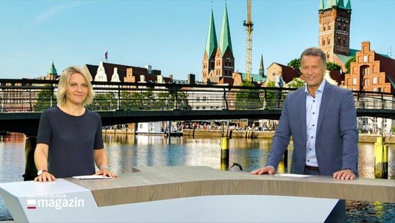 Marie-Luise Bram und Gerrit Derkowski moderieren das Schleswig-Holstein Magazin © Screenshot 