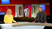 Marie-Luise Bram und Gerrit Derkowski moderieren das Schleswig-Holstein Magazin. © Screenshot 