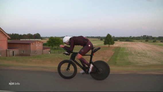 Extremsportler Jasper Lichte auf seinem Rad. © Screenshot 