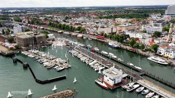 Der Seglerhafen von Warnemünde aus der Vogelperspektive. © Screenshot 