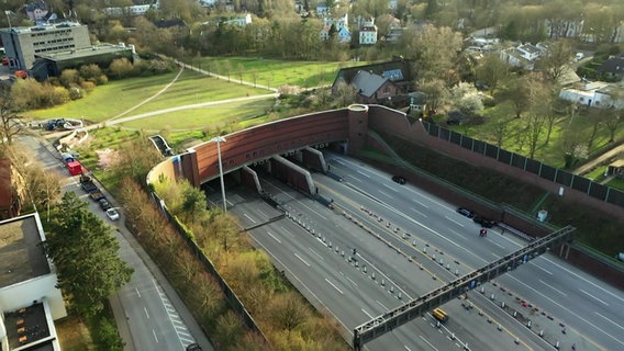 Einfahrt zum Hamburger Elbtunnel Einfahrt zum Hamburger Elbtunnel © Screenshot