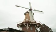 Eine renovierte Windmühle. © Screenshot 