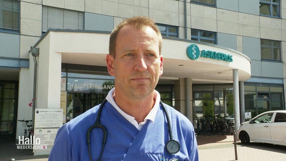 Chefarzt Alexander Albrecht von der Asklepios Harzklinik. © Screenshot 
