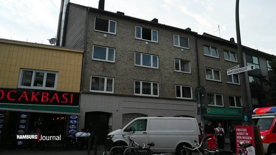 Blick auf ein mehrstöckiges Wohnhaus in Hamburg-Harburg. © Screenshot 