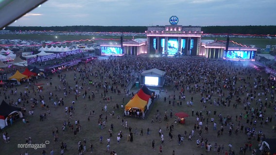 Luftansicht vom Festival Airbeat One mit Bühne. © Screenshot 