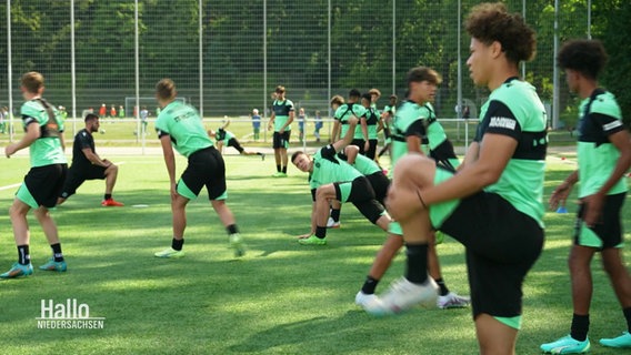 Die A-Jugend von Hannover 96 beim Training. © Screenshot 