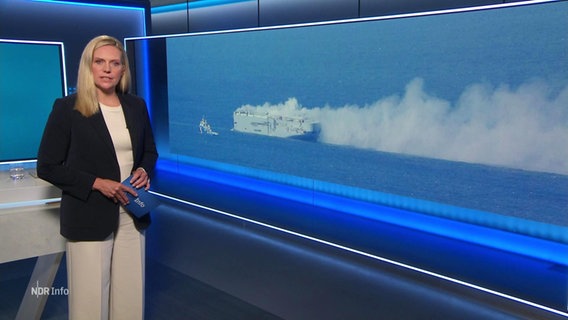 Juliane Möcklinghoff moderiert NDR Info um 14:00. © Screenshot 