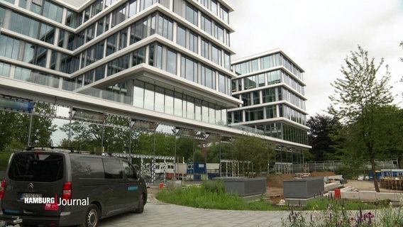 Moderne Gebäude stehen am neu entstehenden Baiersdorf-Campus. © Screenshot 